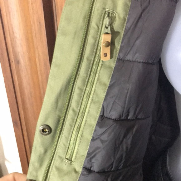 FJALLRAVEN Women’s Luxury Coat - Picture 7 of 15